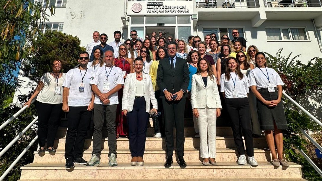 İzmir'de Erasmus+ Akreditasyon Deneyim Paylaşım Çalıştayı Yapıldı