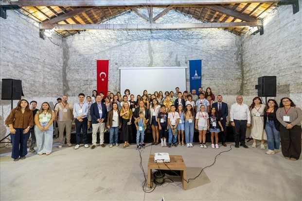 İzmir'de Çocuklar İklim Forumu'nda Taleplerini Sundu