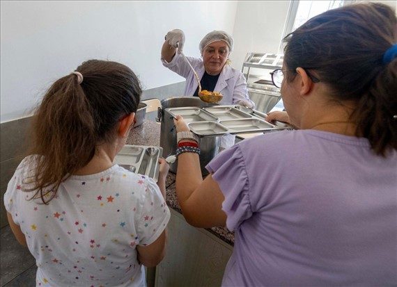 İzmir'de 32 Okula Sıcak Yemek Desteği