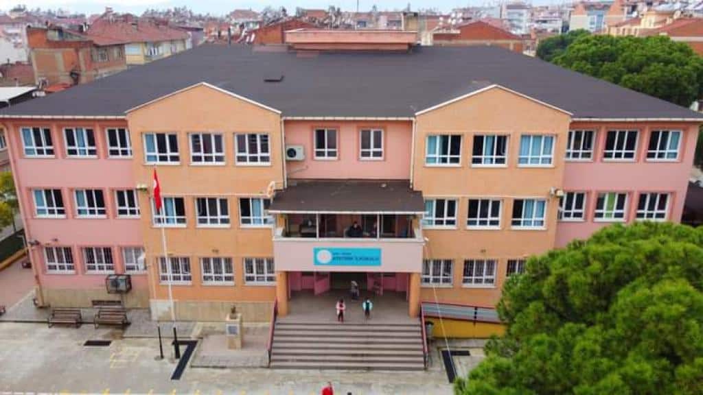 Atatürk İlkokulu