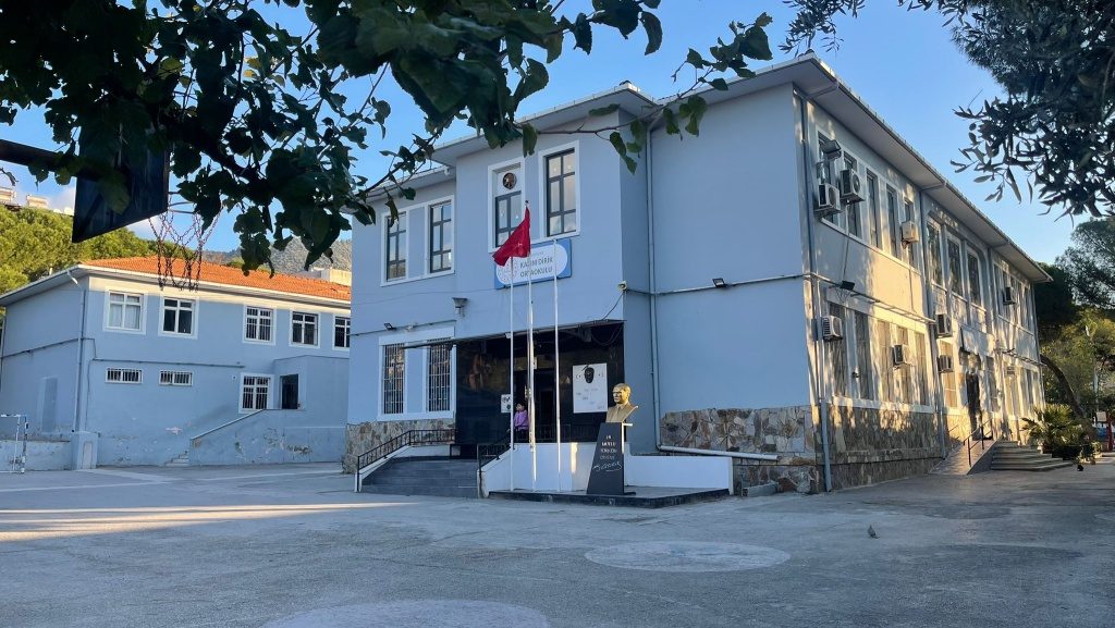 Kazım Dirik Ortaokulu