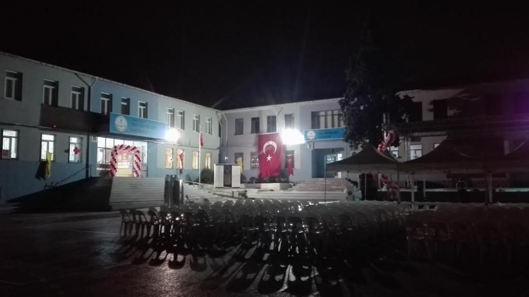 Vali Rahmi Bey İlkokulu