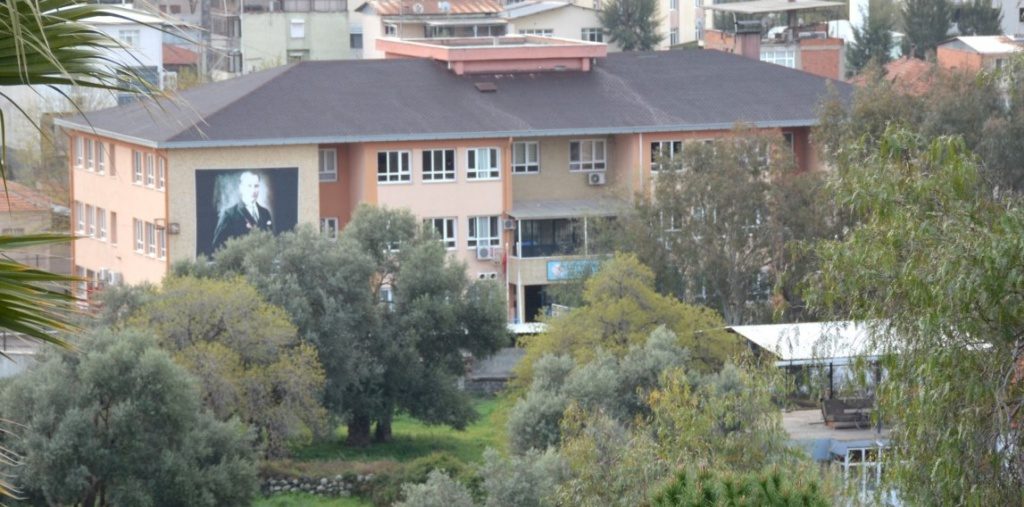 İzzet Gökçimen Ortaokulu