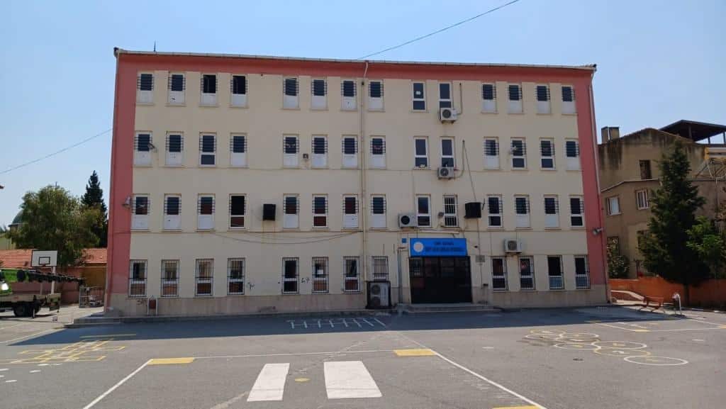Şehit Uğur Sarıkaya Ortaokulu
