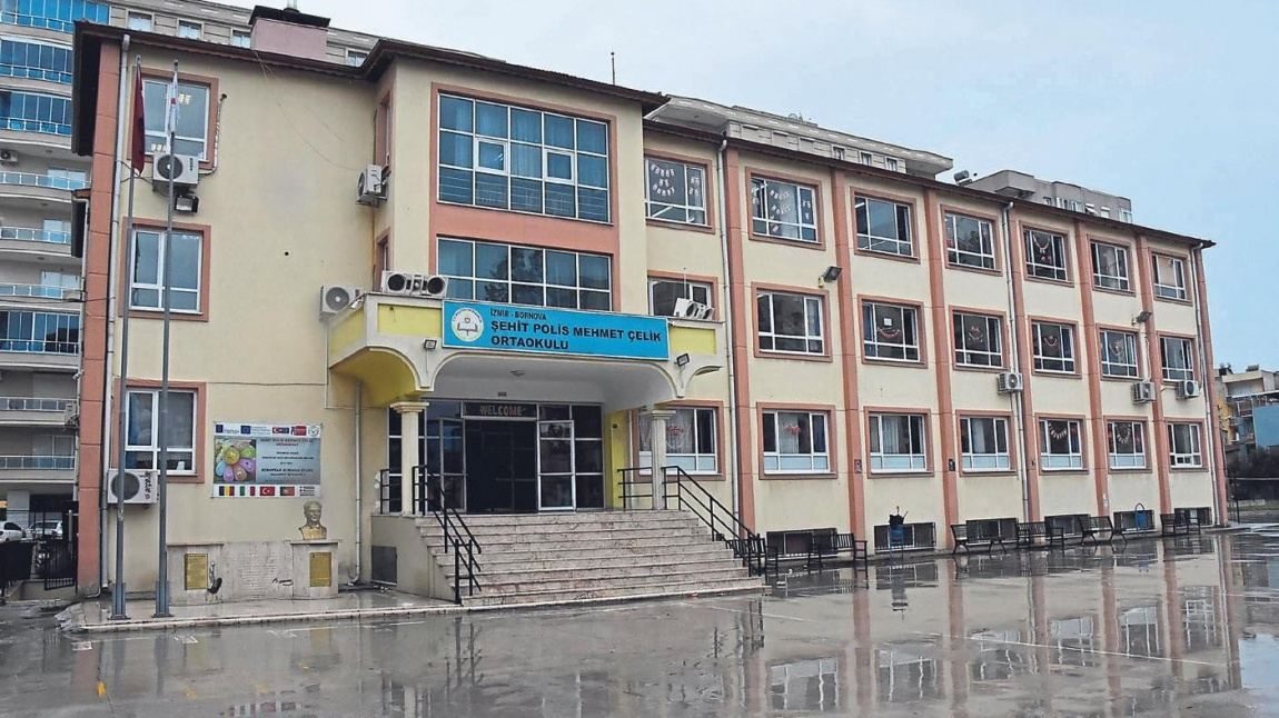 Şehit Polis Mehmet Çelik Ortaokulu