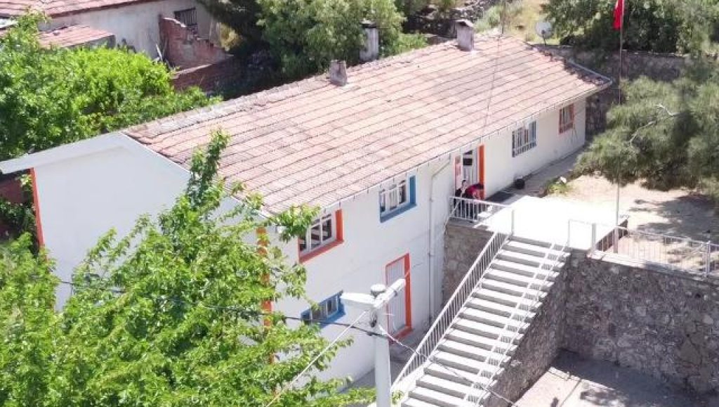 Işıklar İlkokulu
