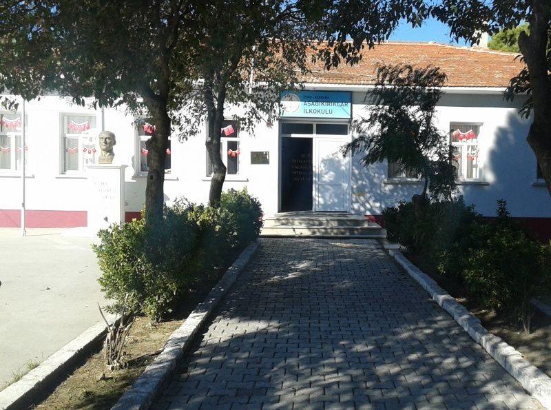 Aşağıkırıklar İlkokulu