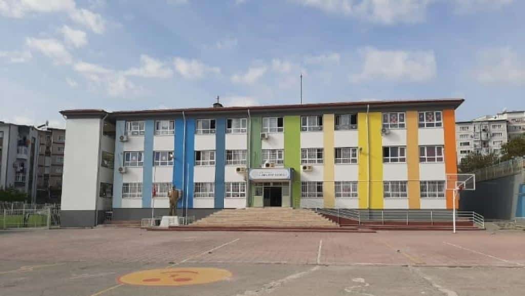 Cumhuriyet İlkokulu