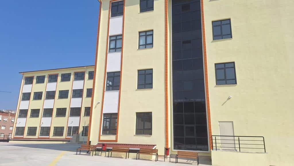 Katip Çelebi Ortaokulu