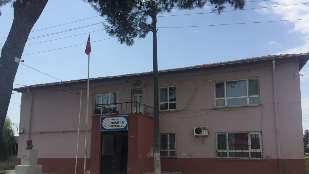 Yeniçiftlik Ortaokulu