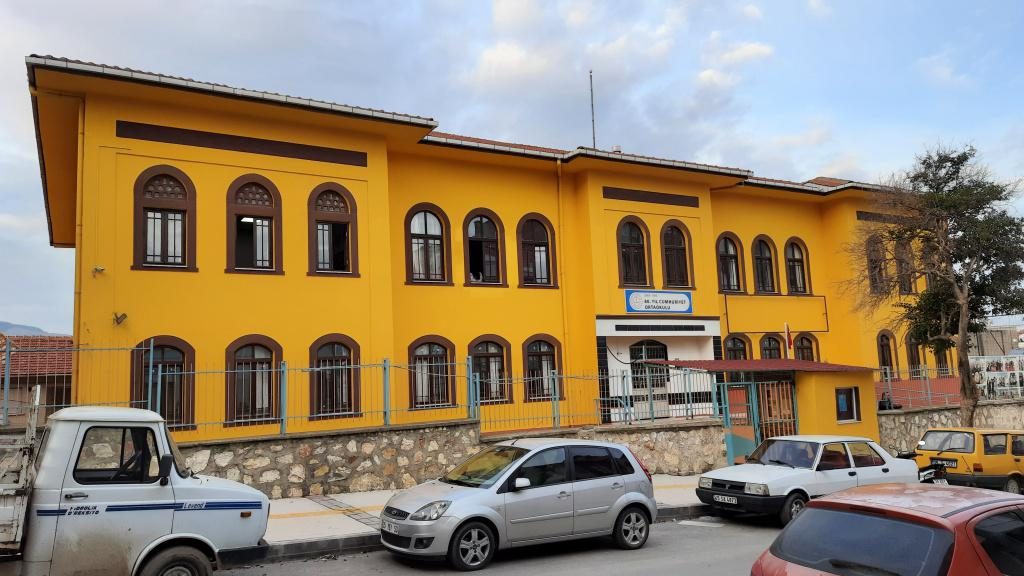 80.Yıl Cumhuriyet Ortaokulu