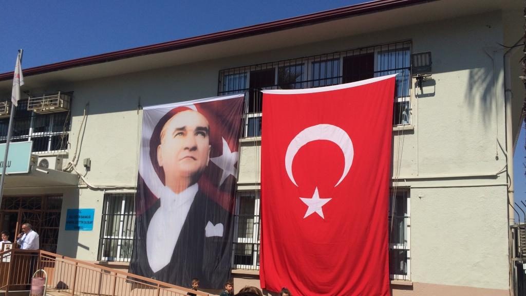 General İzzettin Çalışlar İlkokulu