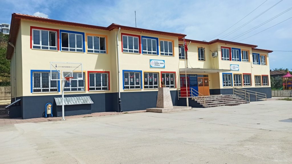 Kuşçuburun Barbaros Ortaokulu