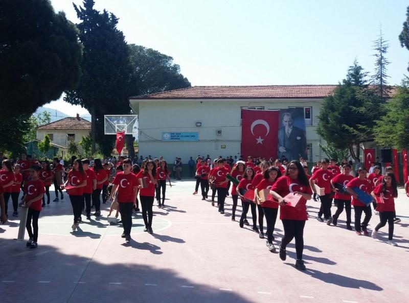 Belevi Şehit Yüzbaşı Cengiz Topel Ortaokulu