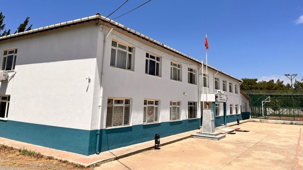 Yeni Orhanlı Kamuran Başel Ortaokulu