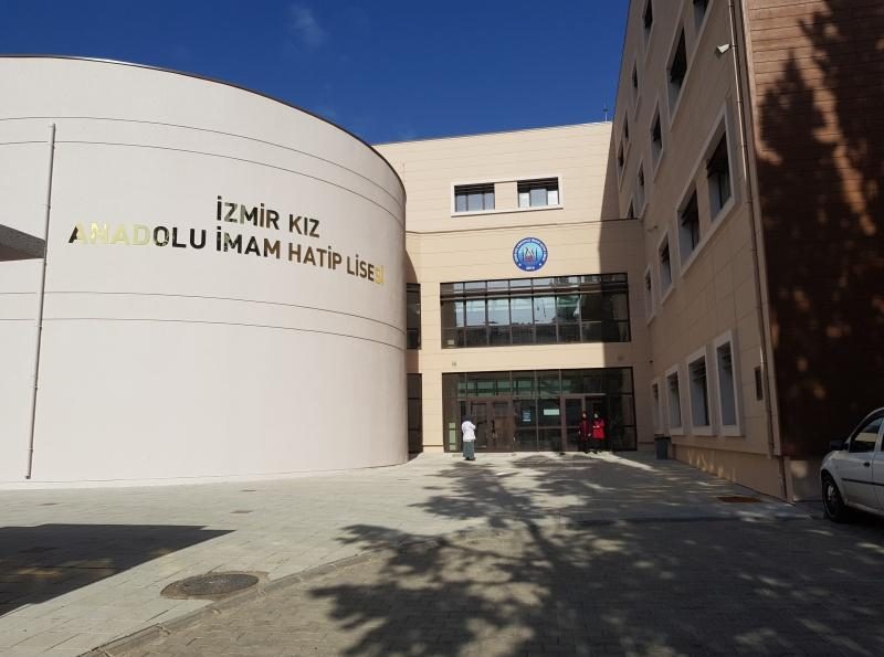 İzmir Kız Anadolu İmam Hatip Lisesi