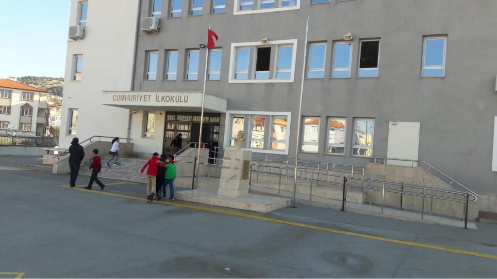 Cumhuriyet İlkokulu