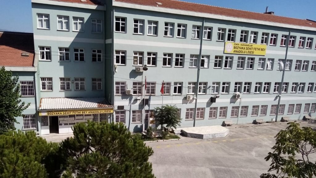 Bozyaka Şehit Fethi Bey Anadolu Lisesi