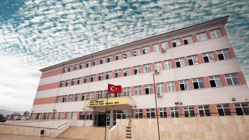 Gazi Umur Bey Meslekî ve Teknik Anadolu Lisesi