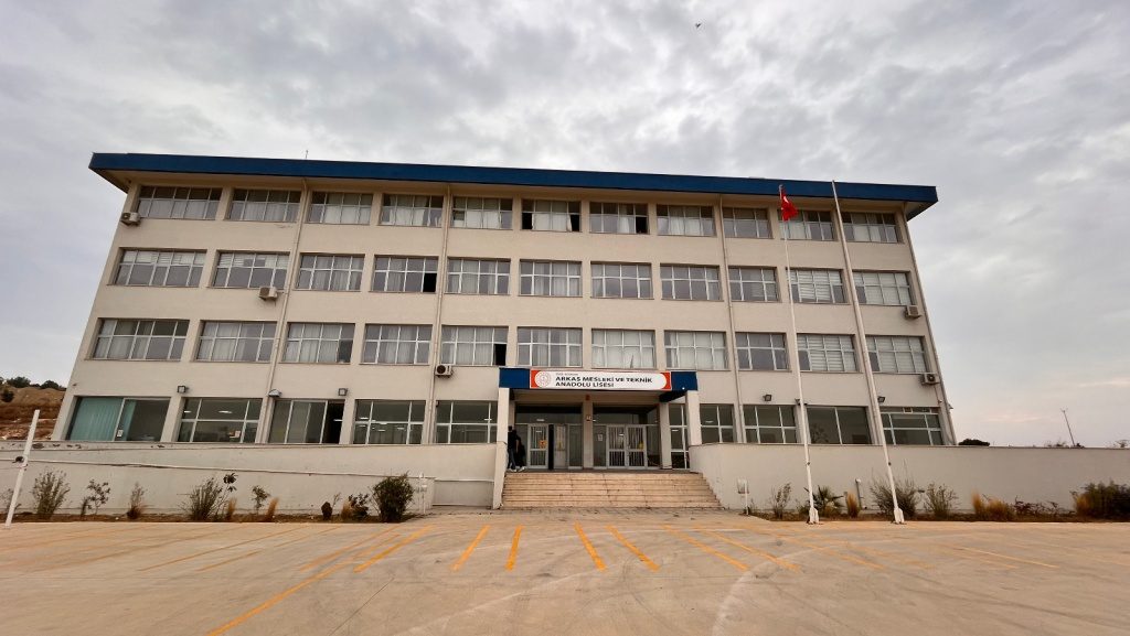 Arkas Mesleki ve Teknik Anadolu Lisesi