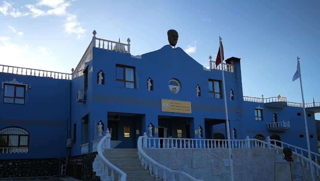 İzmir Ümran Baradan Güzel Sanatlar Lisesi
