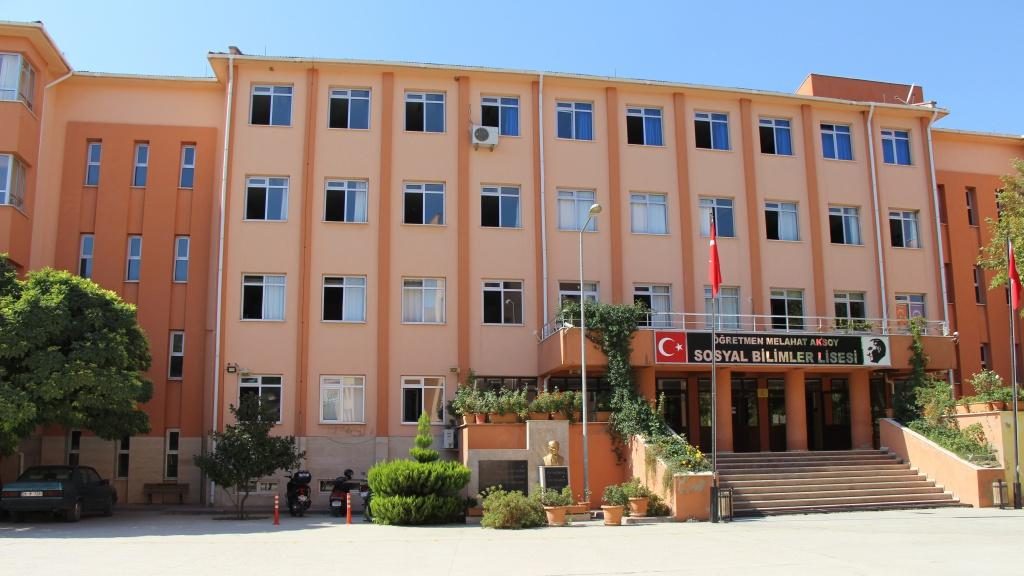 Tire Öğretmen Melahat Aksoy Sosyal Bilimler Lisesi