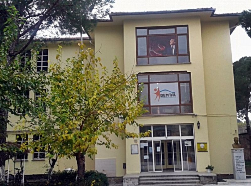 Şehit Ömer Yiğit Ulus Mesleki ve Teknik Anadolu Lisesi