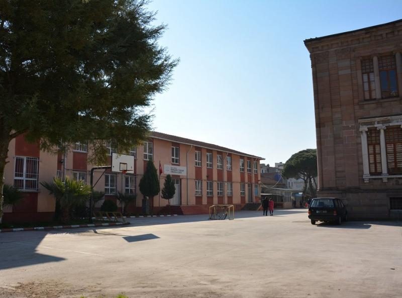 Bergama 13 Nisan Anadolu Lisesi
