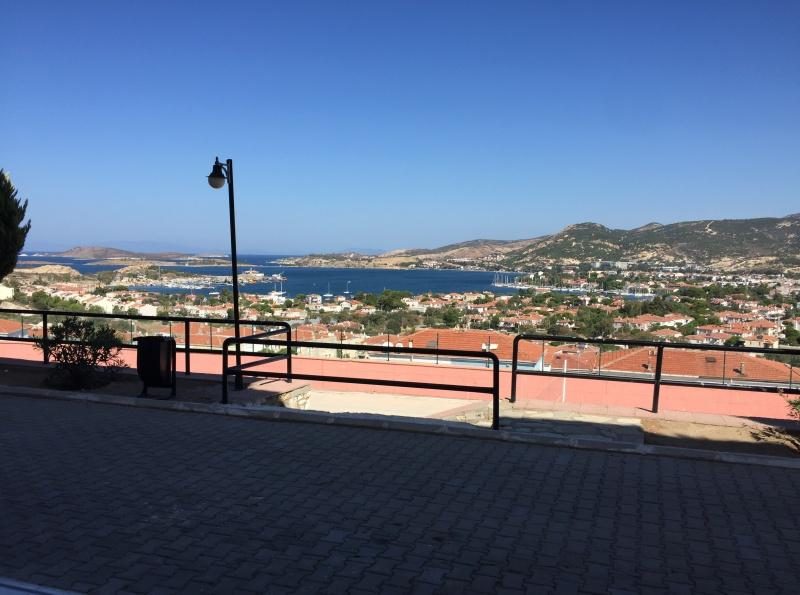 Foça Reha Midilli Anadolu Lisesi