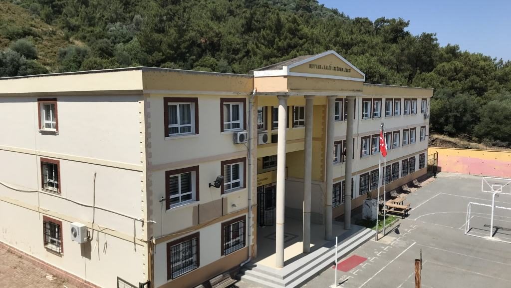 Nevvar Salih İşgören Anadolu Lisesi