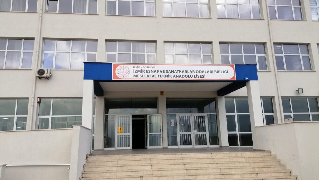 İzmir Esnaf ve Sanatkarlar Odaları Birliği Mesleki ve Teknik Anadolu Lisesi