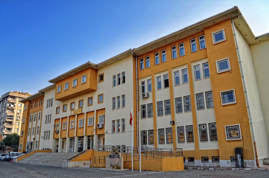 Çiğli Borsa İstanbul Mesleki ve Teknik Anadolu Lisesi