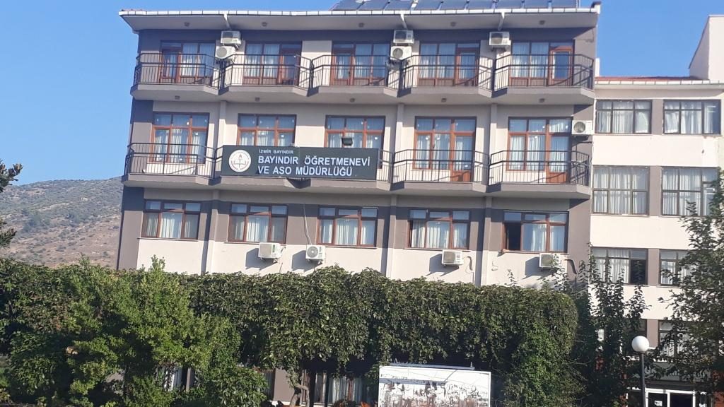 Bayındır Öğretmenevi ve Akşam Sanat Okulu
