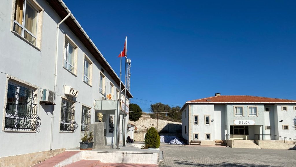 Yaşar Eğitim ve Kültür Vakfı Anadolu Lisesi