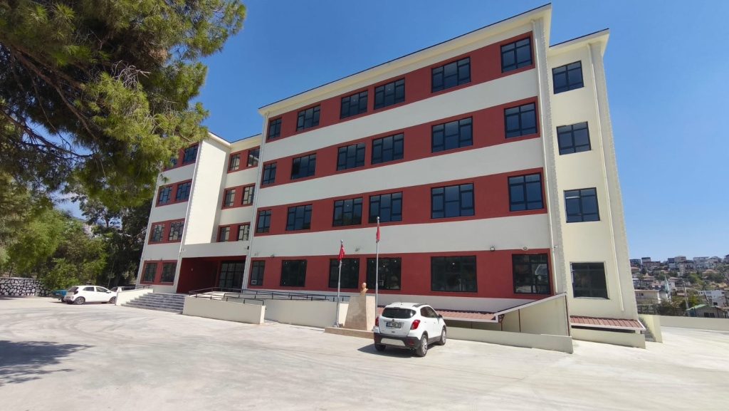 Büyükçiğli Anadolu Lisesi