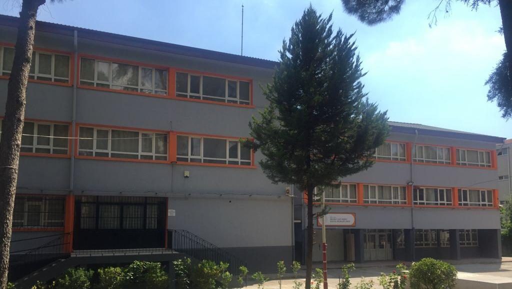 Buca Mehmet Akif Ersoy Sosyal Bilimler Lisesi