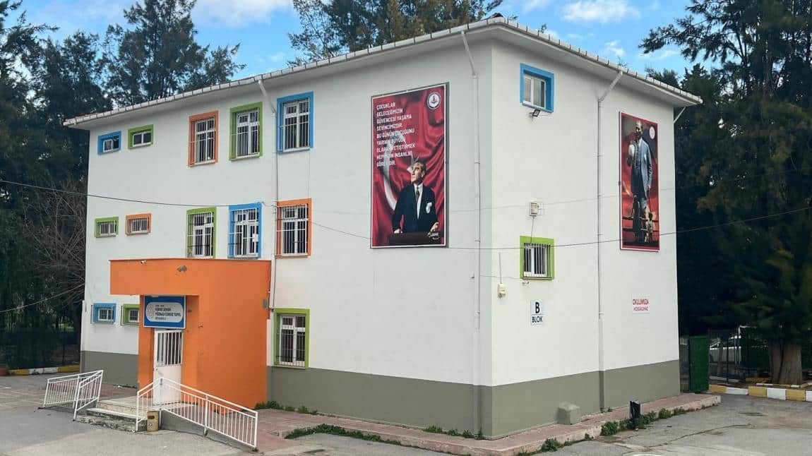 Kıbrıs Şehidi Yüzbaşı Cengiz Topel Ortaokulu