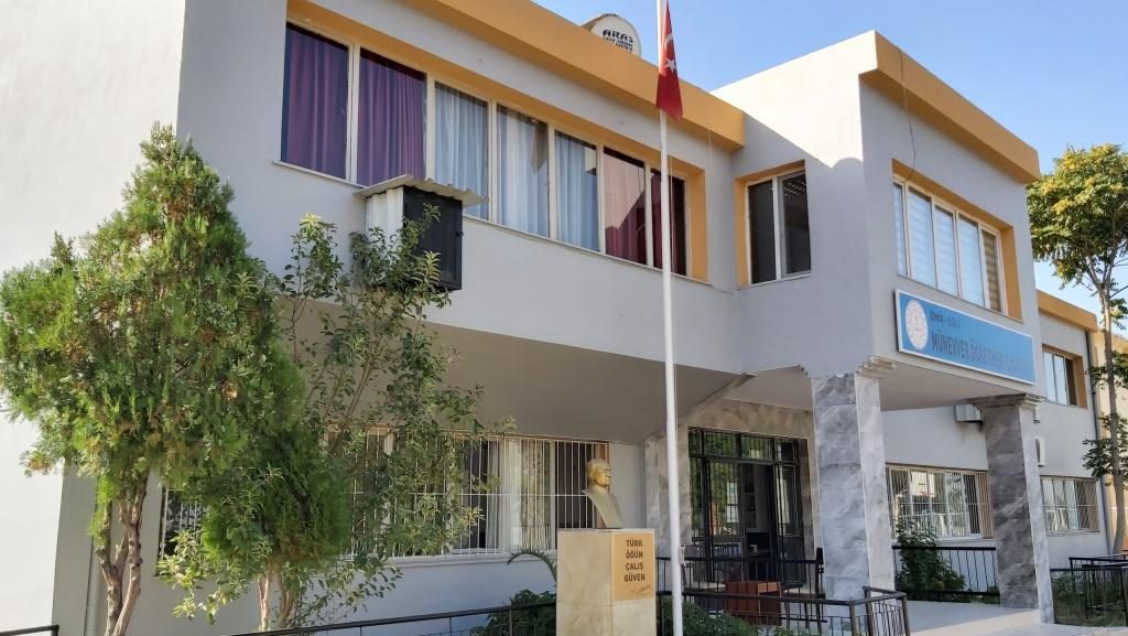 Münevver Öğretmen İlkokulu